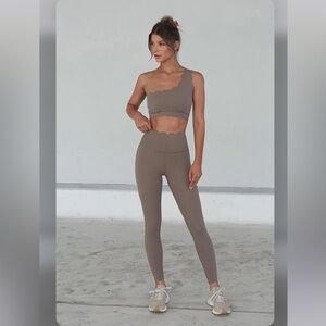 Wiskii Active Scalloped Edge Taupe Sports Bra